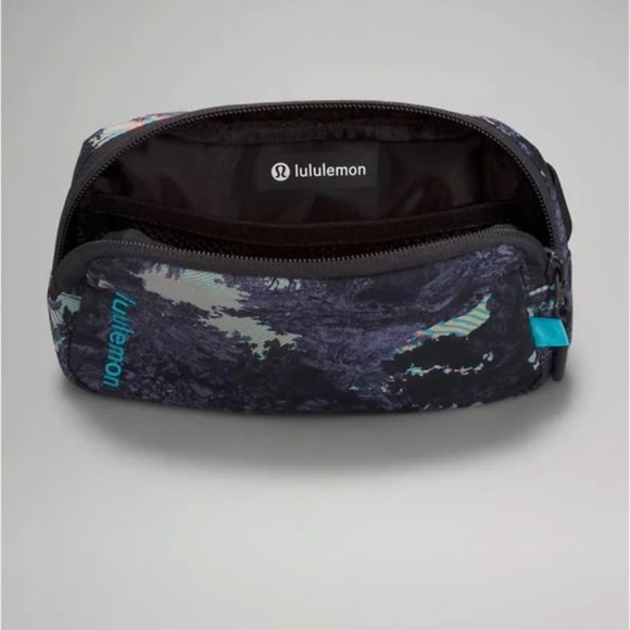 NWT Psychedelic Mini Belt Bag lululemon EBB - Picture 6 of 13